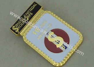 Les insignes mous d'émail de médaille en alliage de zinc de l'or 3D moulage mécanique sous pression avec le Pin de broche