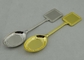 le souvenir adapté aux besoins du client par 3D Badges en alliage de zinc avec la forme de cuillère