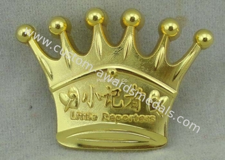 la couronne 3D en laiton meurent logo doux coincé de placage à l'or de Pin d'émail adapté aux besoins du client
